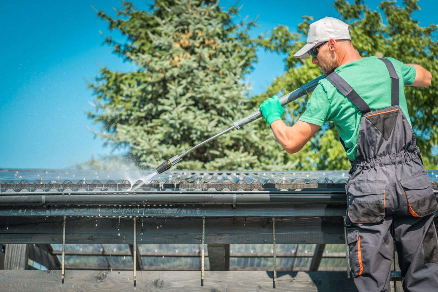 Gutter Cleaning in Roof Maintenance